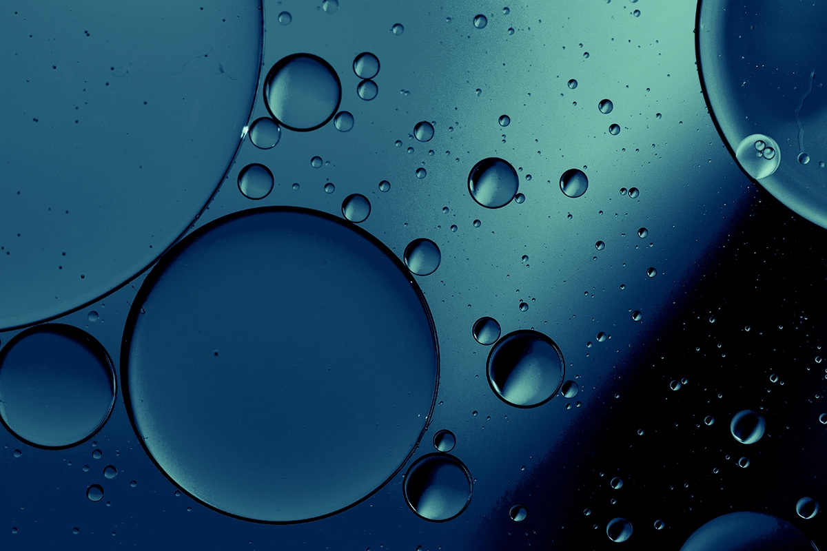 Oil in water image